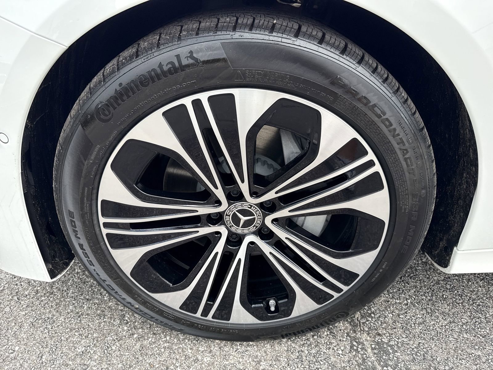 Used 2025 Mercedes-Benz E 350 Sedan image 9