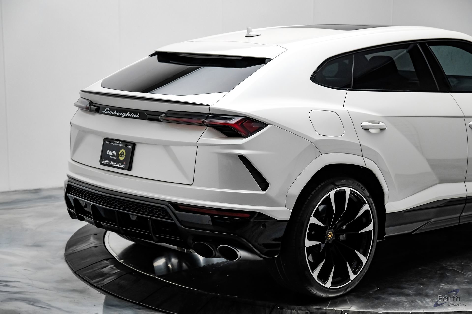 Used 2022 Lamborghini Urus AWD/4WD image 19
