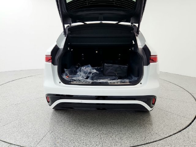 Certified 2026 Jaguar F-PACE R-Dynamic S AWD/4WD image 15