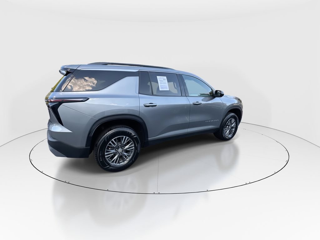 Used 2024 Chevrolet Traverse LT FWD image 8