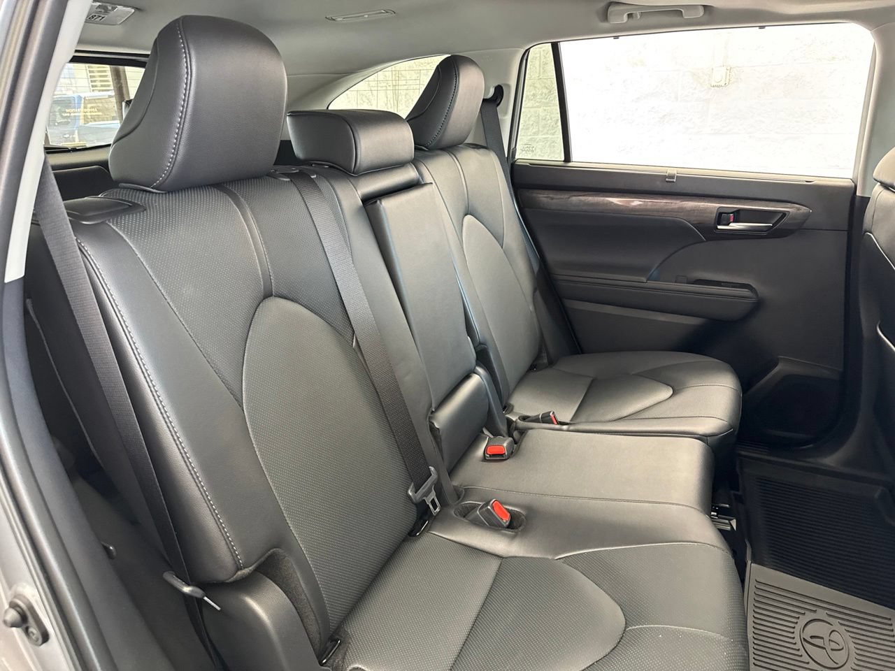 Used 2026 Toyota Highlander Limited AWD/4WD image 45