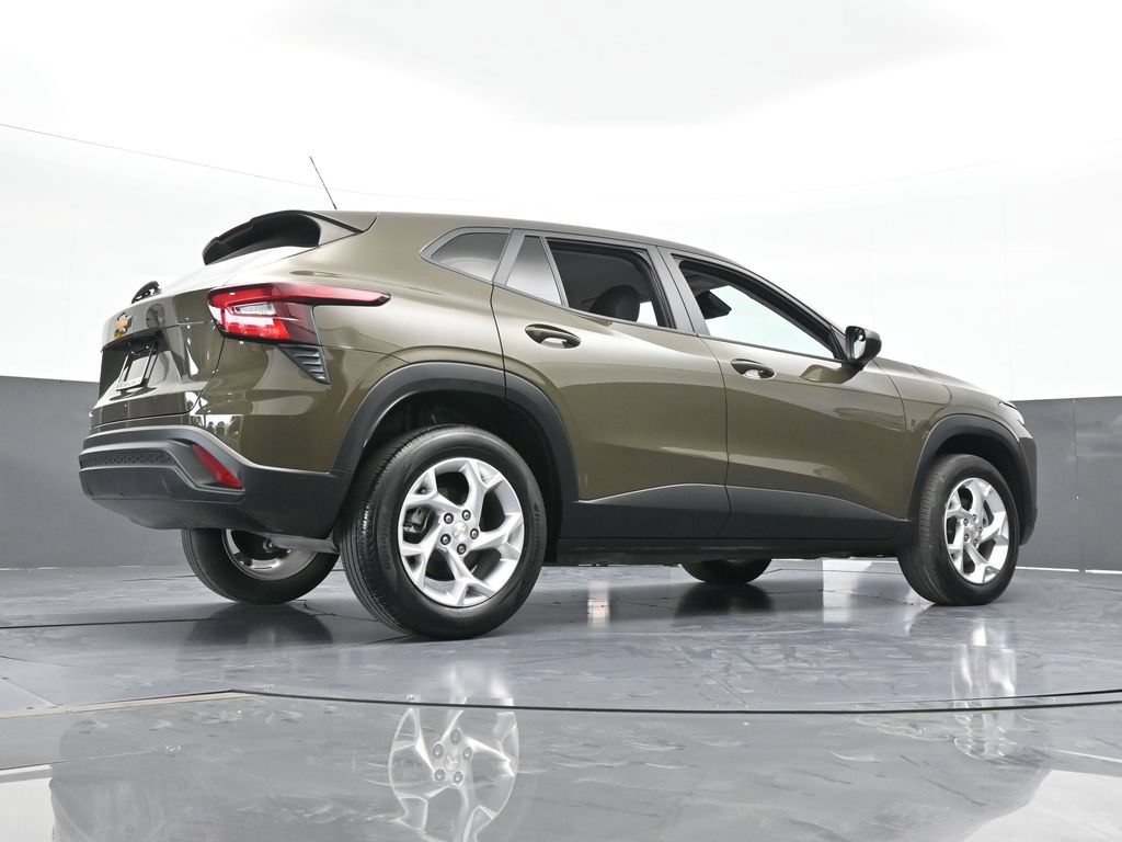 Used 2024 Chevrolet Trax LS w/ LS Convenience Package FWD image 55