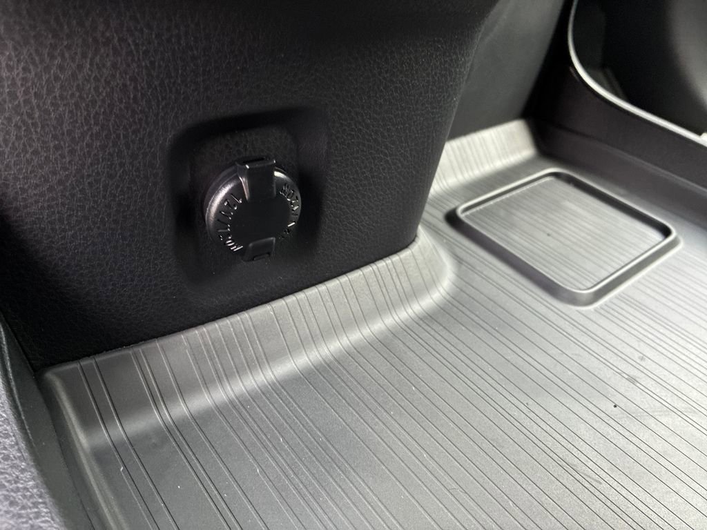 New 2026 Toyota Sienna XLE FWD image 38