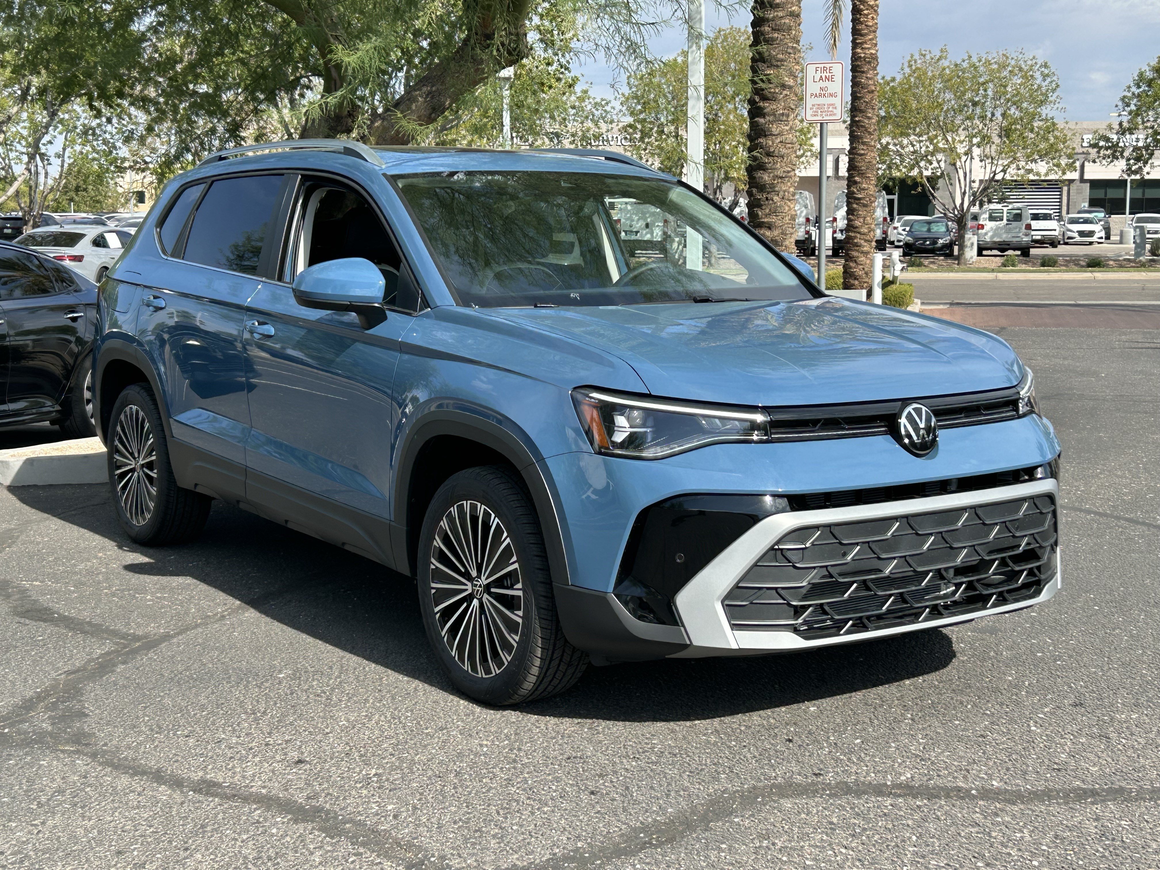 New 2026 Volkswagen Taos SE FWD image 6