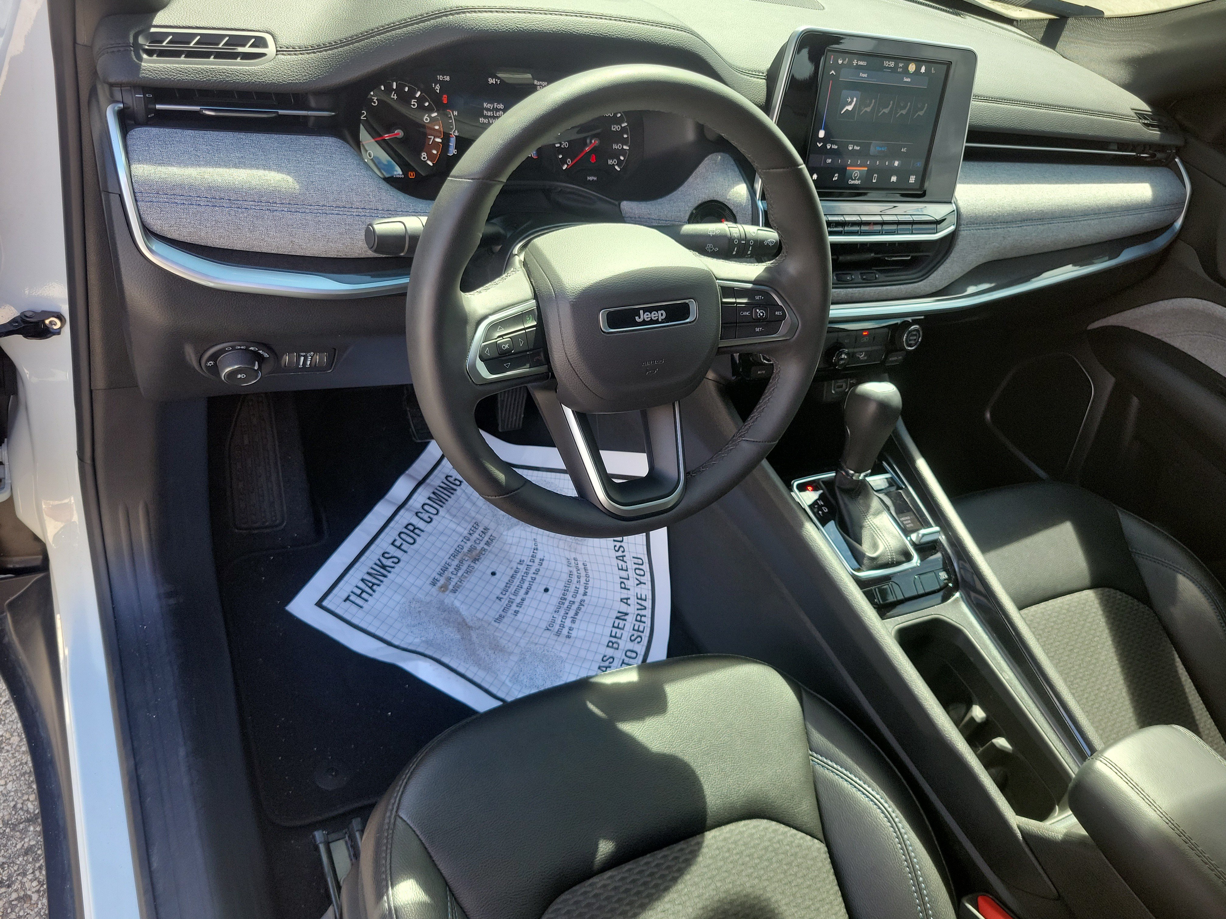 Used 2025 Jeep Compass Latitude AWD/4WD image 12