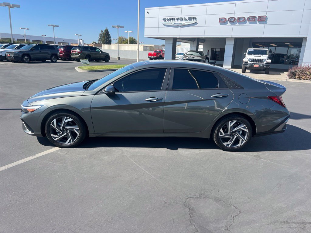 Used 2025 Hyundai Elantra Sport w/ Cargo Package FWD image 20