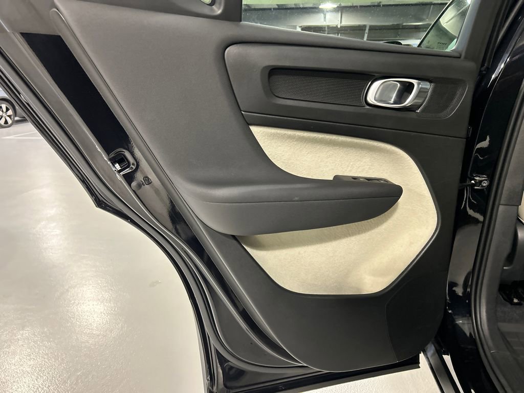 Used 2023 Volvo XC40 B5 Plus w/ Driver Assist Package AWD/4WD image 21