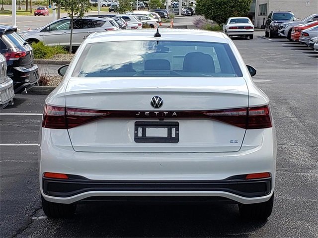 New 2025 Volkswagen Jetta SE image 4