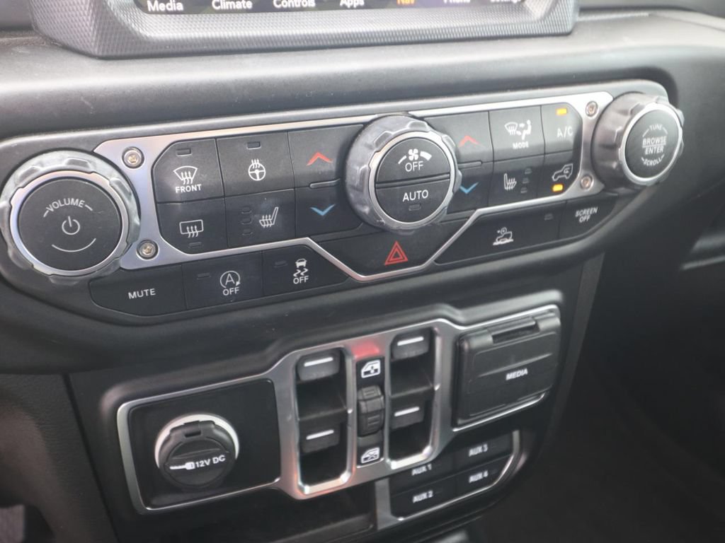 Used 2023 Jeep Wrangler Unlimited Sahara w/ LED Lighting Group AWD/4WD image 23