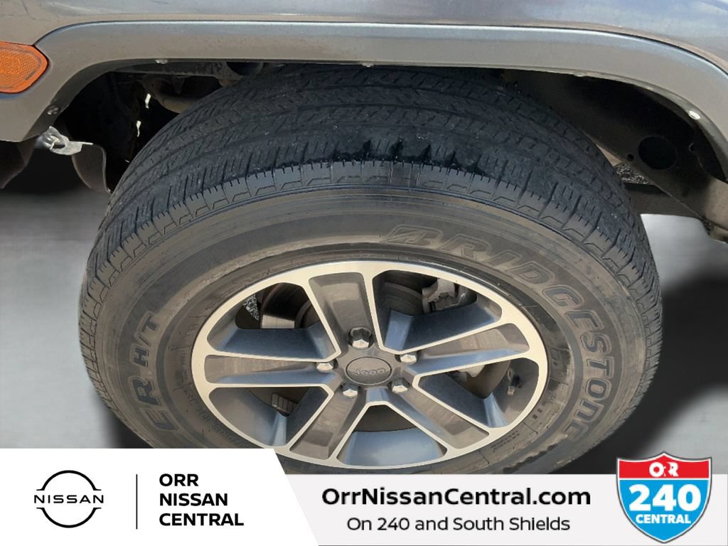 Used 2023 Jeep Wrangler Unlimited Sahara AWD/4WD image 9