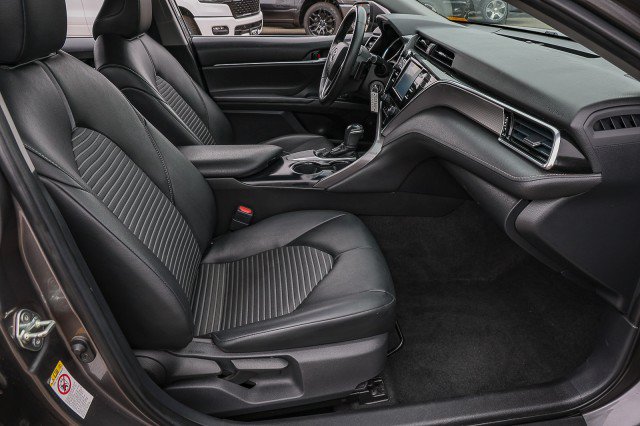 Used 2018 Toyota Camry SE FWD image 29