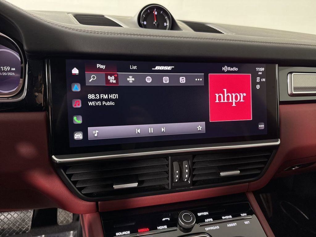 Certified 2022 Porsche Cayenne Platinum Edition image 28