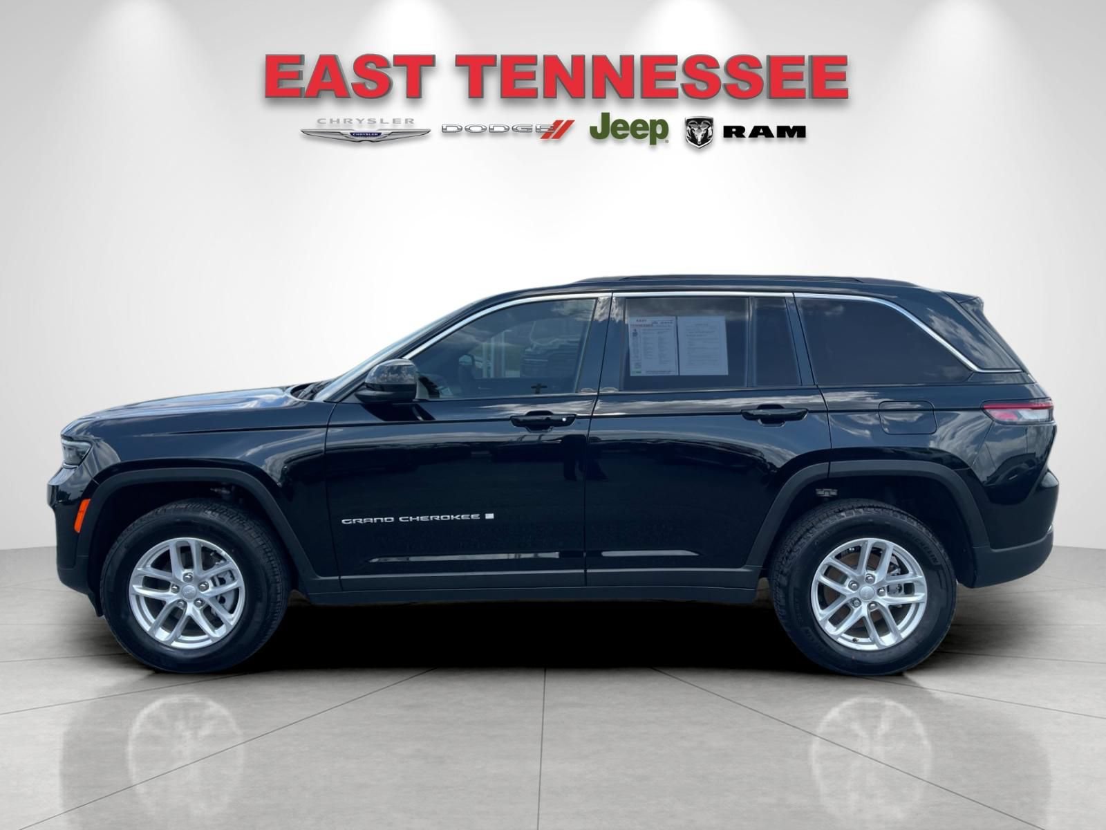 Used 2025 Jeep Grand Cherokee Laredo X w/ Luxury Tech Group I AWD/4WD image 6