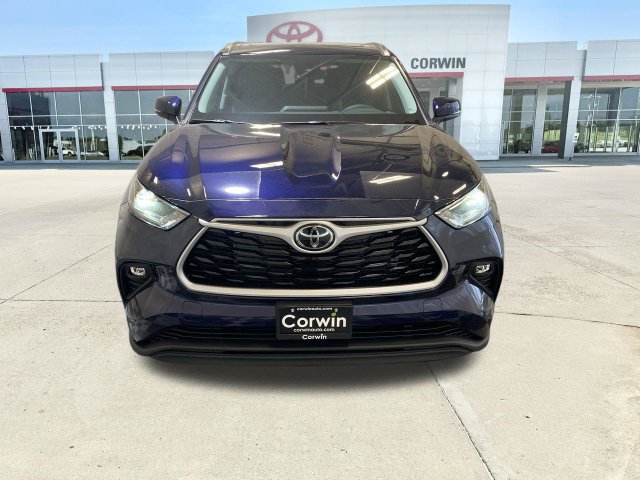 Used 2021 Toyota Highlander XLE AWD/4WD image 36