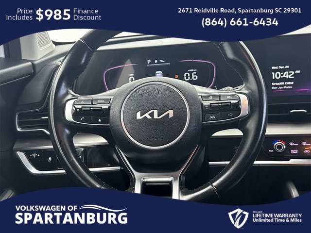 Used 2024 Kia Sportage EX image 2