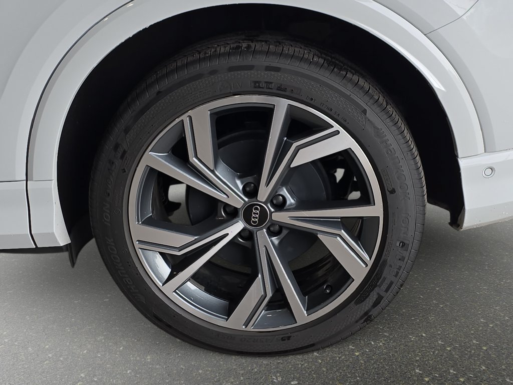 Used 2023 Audi Q4 e-tron Prestige AWD/4WD image 36