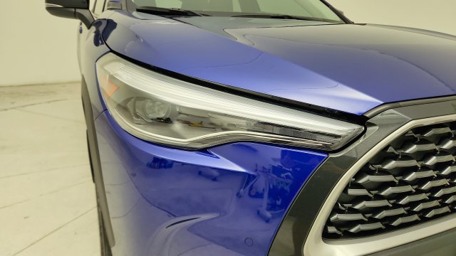 Used 2025 Toyota Corolla Cross XLE w/ Convenience Package FWD image 29