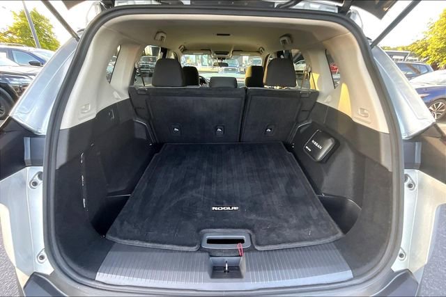 Used 2022 Nissan Rogue SV image 21