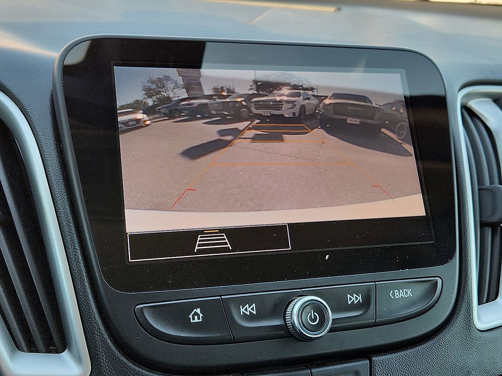 Used 2022 Chevrolet Malibu LT image 18