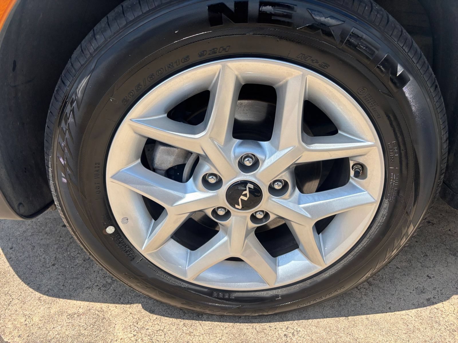 Used 2025 Kia Soul LX w/ LX Technology Package FWD image 27
