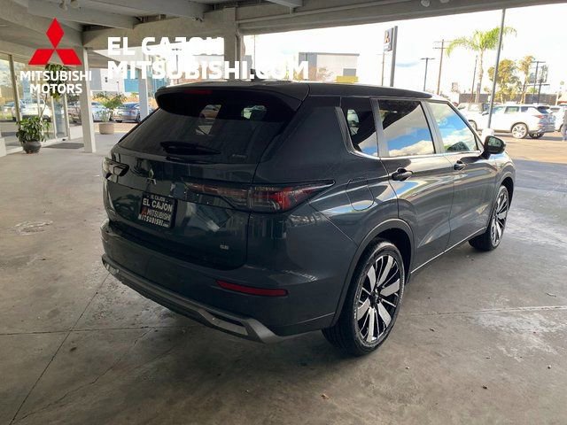 New 2026 Mitsubishi Outlander SE AWD/4WD image 3
