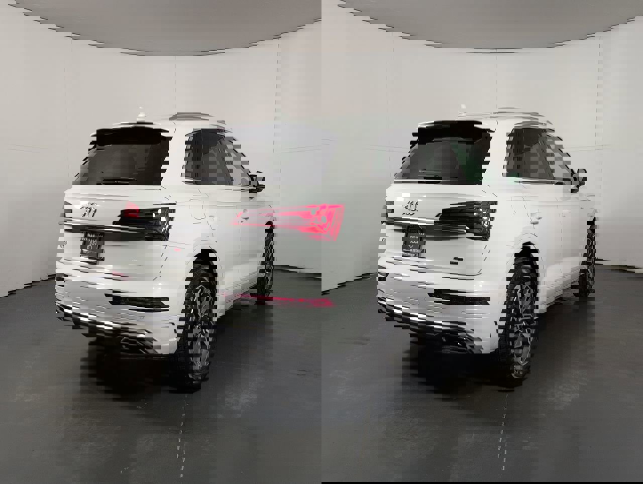 Certified 2025 Audi Q5 2.0T Premium Plus w/ Premium Plus Package image 38