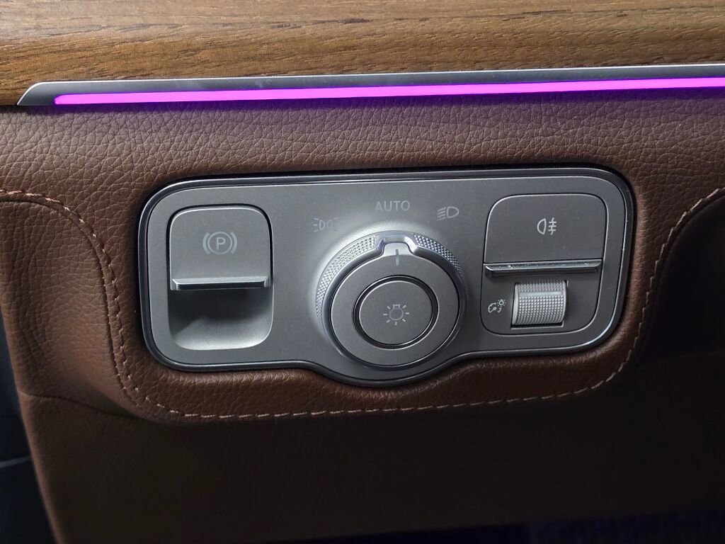 Used 2024 Mercedes-Benz GLE 350 GLE 350 w/ 3rd Row Seat Package image 37