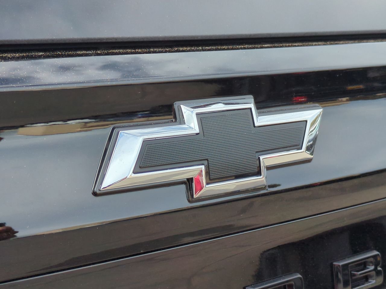 New 2026 Chevrolet Suburban LS w/ LPO, Dark Essentials Package AWD/4WD image 30