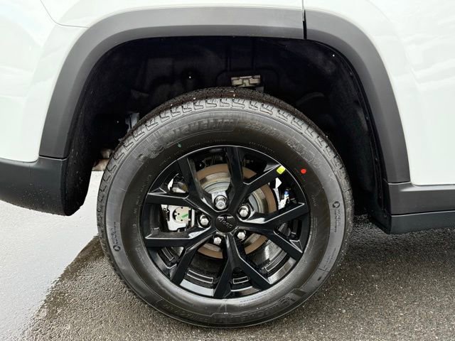 New 2026 Jeep Grand Cherokee Altitude image 18