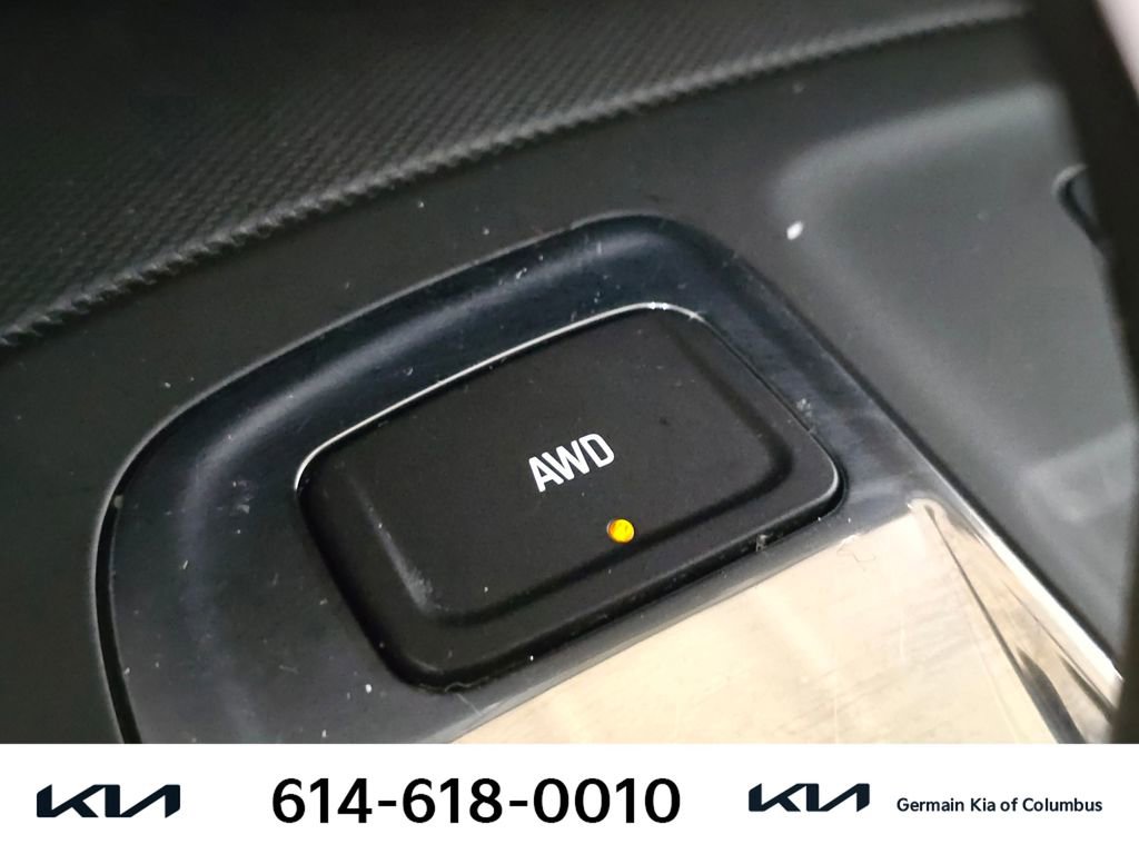 Used 2023 Chevrolet Equinox LT AWD/4WD image 32