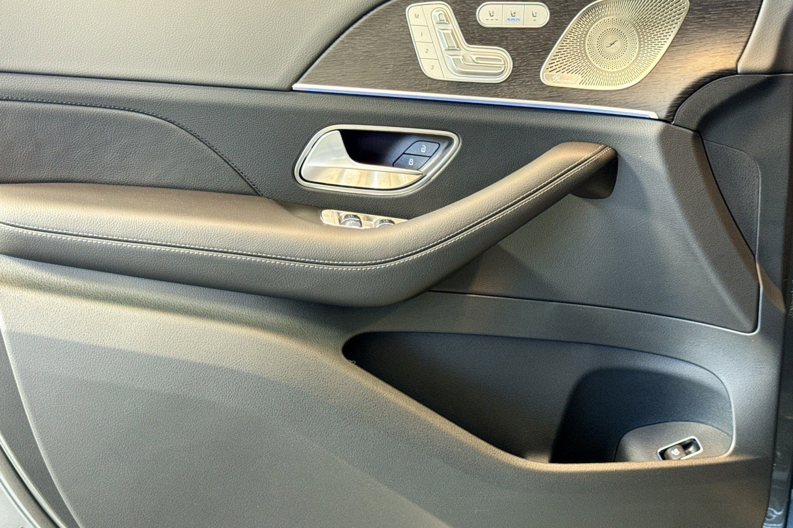 New 2026 Mercedes-Benz GLS 450 4MATIC image 16
