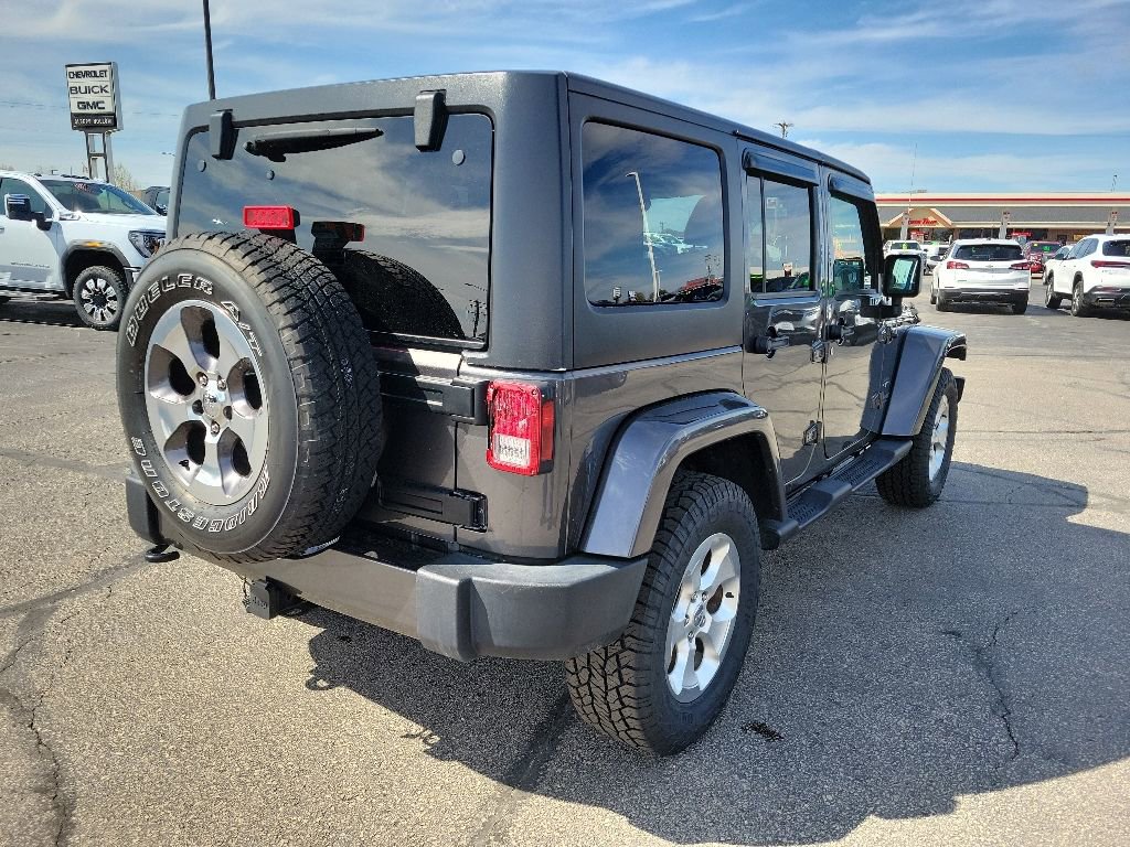 Used 2018 Jeep Wrangler Unlimited Sahara w/ Connectivity Group AWD/4WD image 5