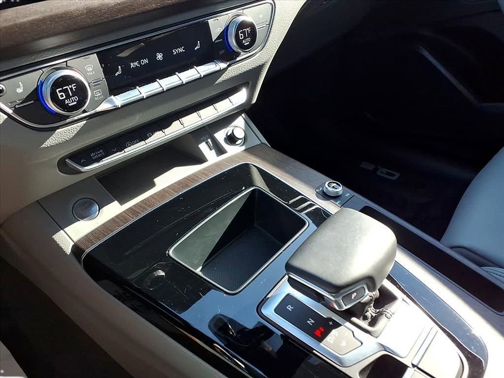 Used 2022 Audi Q5 2.0T Premium w/ Convenience Package image 17