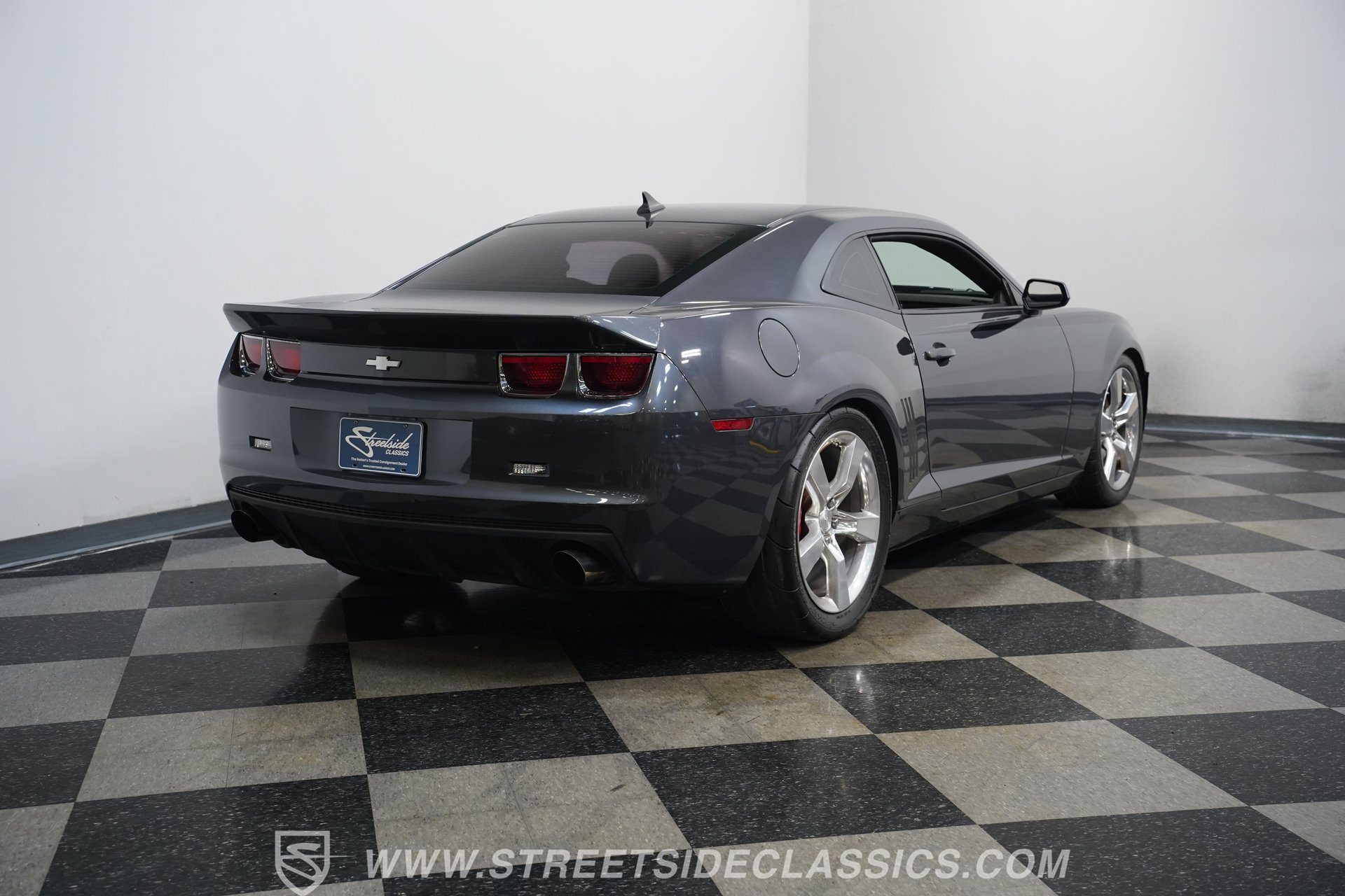 Used 2010 Chevrolet Camaro SS w/ RS Package RWD image 12