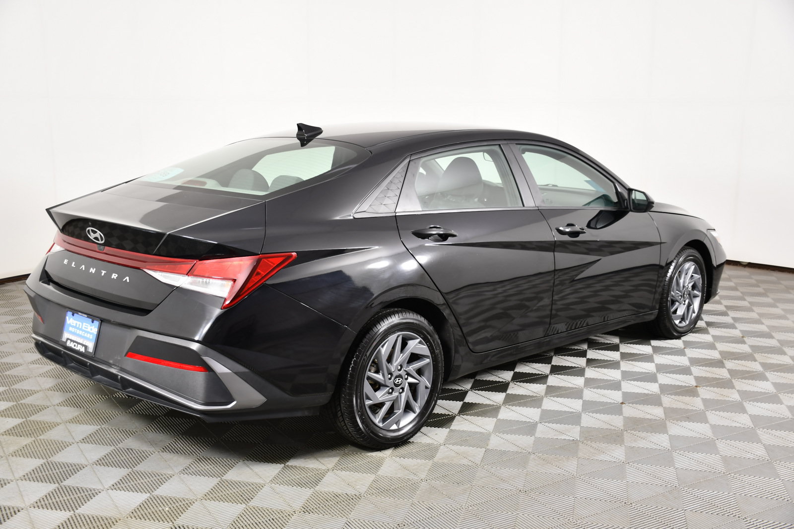 Used 2024 Hyundai Elantra SEL FWD image 6