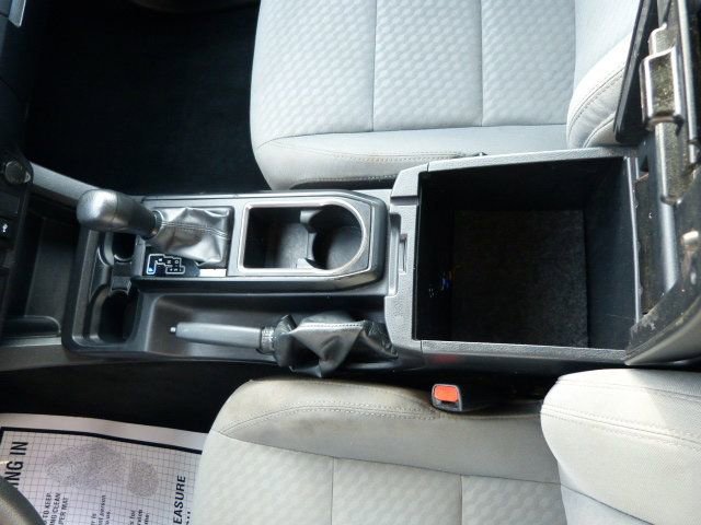 Used 2022 Toyota Tacoma SR image 34