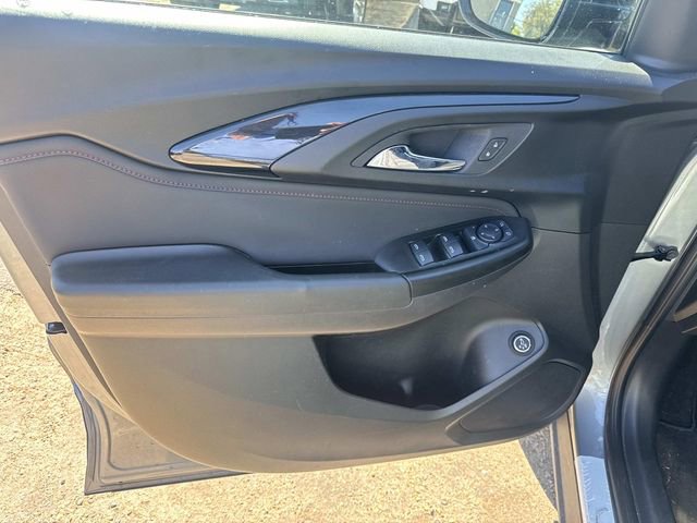 Used 2023 Chevrolet TrailBlazer RS w/ Sun and Liftgate Package image 25