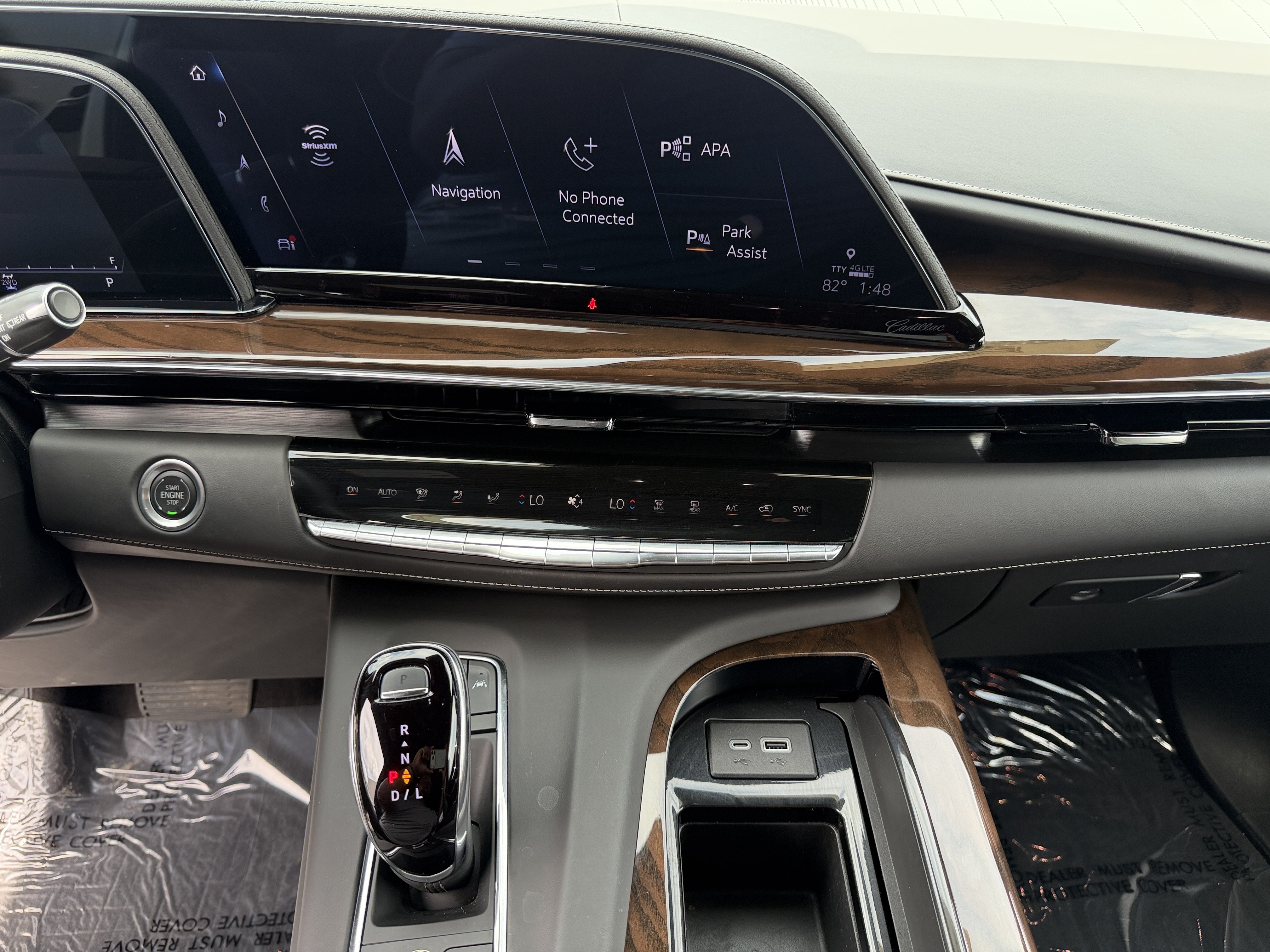 Certified 2024 Cadillac Escalade ESV Premium Luxury Platinum w/ LPO, Floor Liner Package AWD/4WD image 26