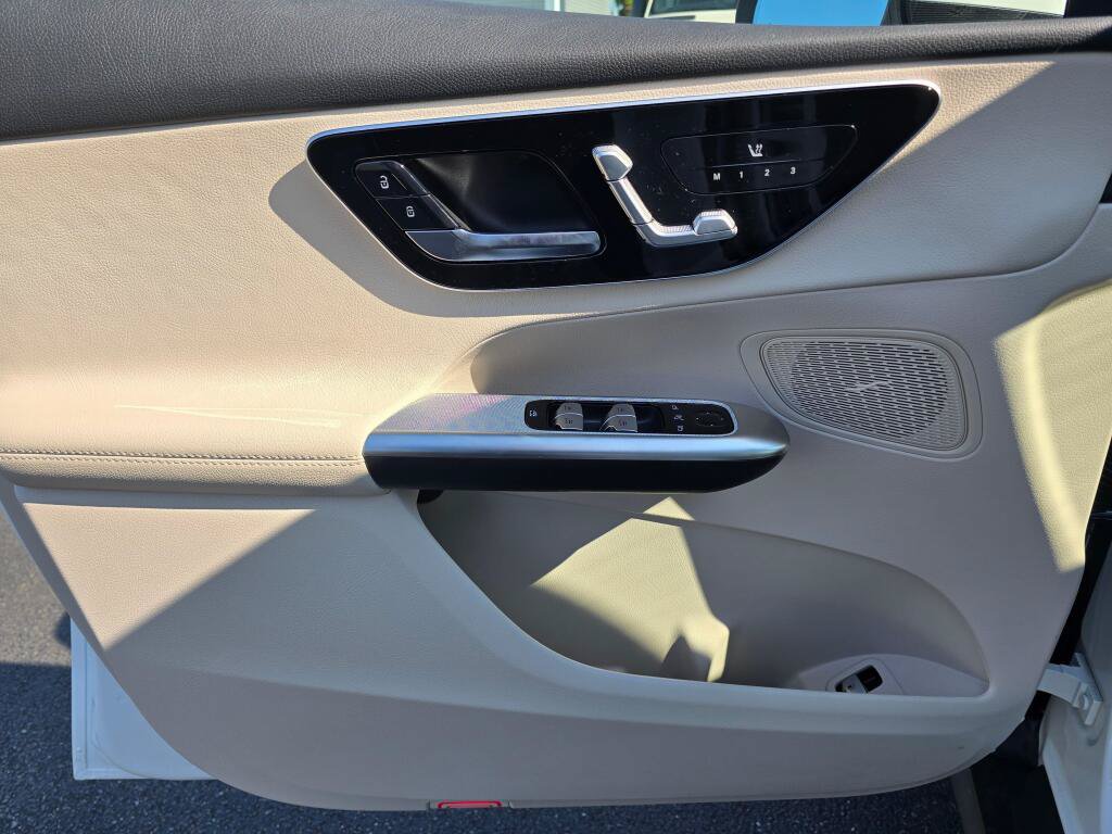 New 2026 Mercedes-Benz GLC 350e 4MATIC image 31