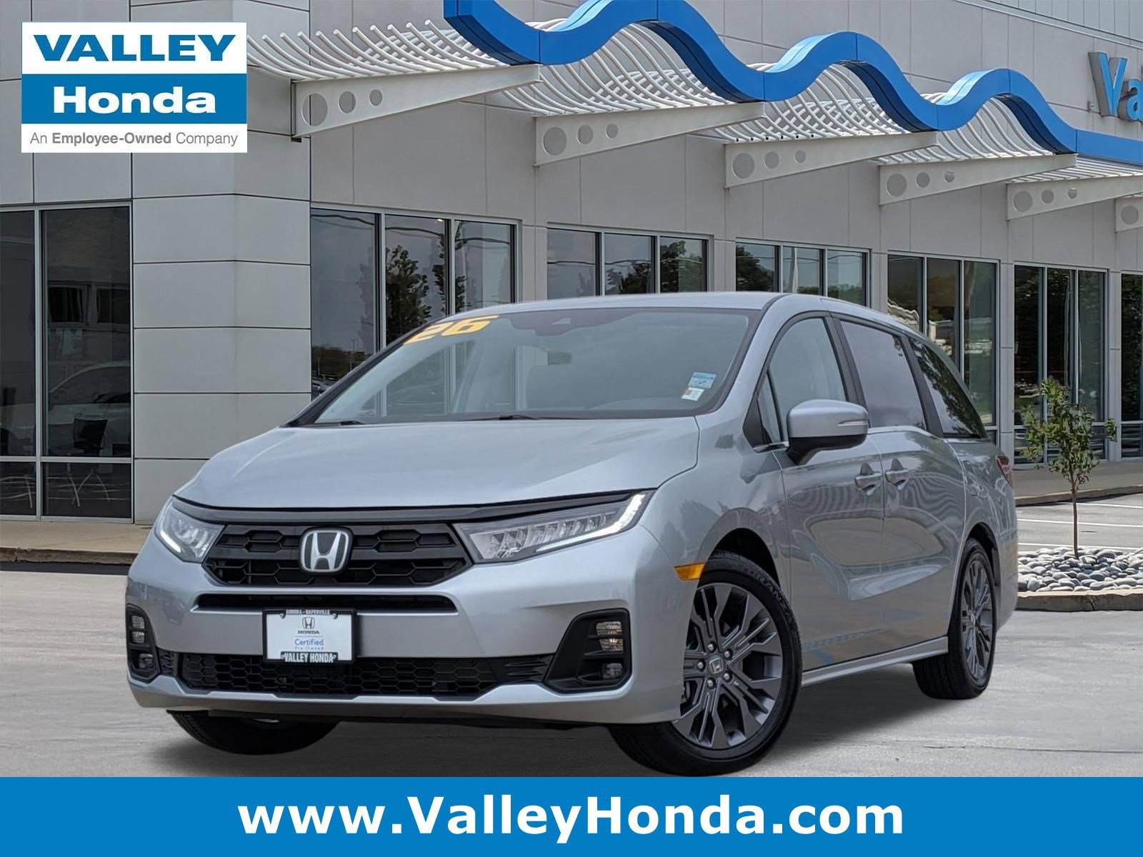 Certified 2026 Honda Odyssey Touring image 1