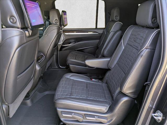Used 2025 Cadillac Escalade ESV Sport Platinum w/ LPO, Floor Liner Package AWD/4WD image 24