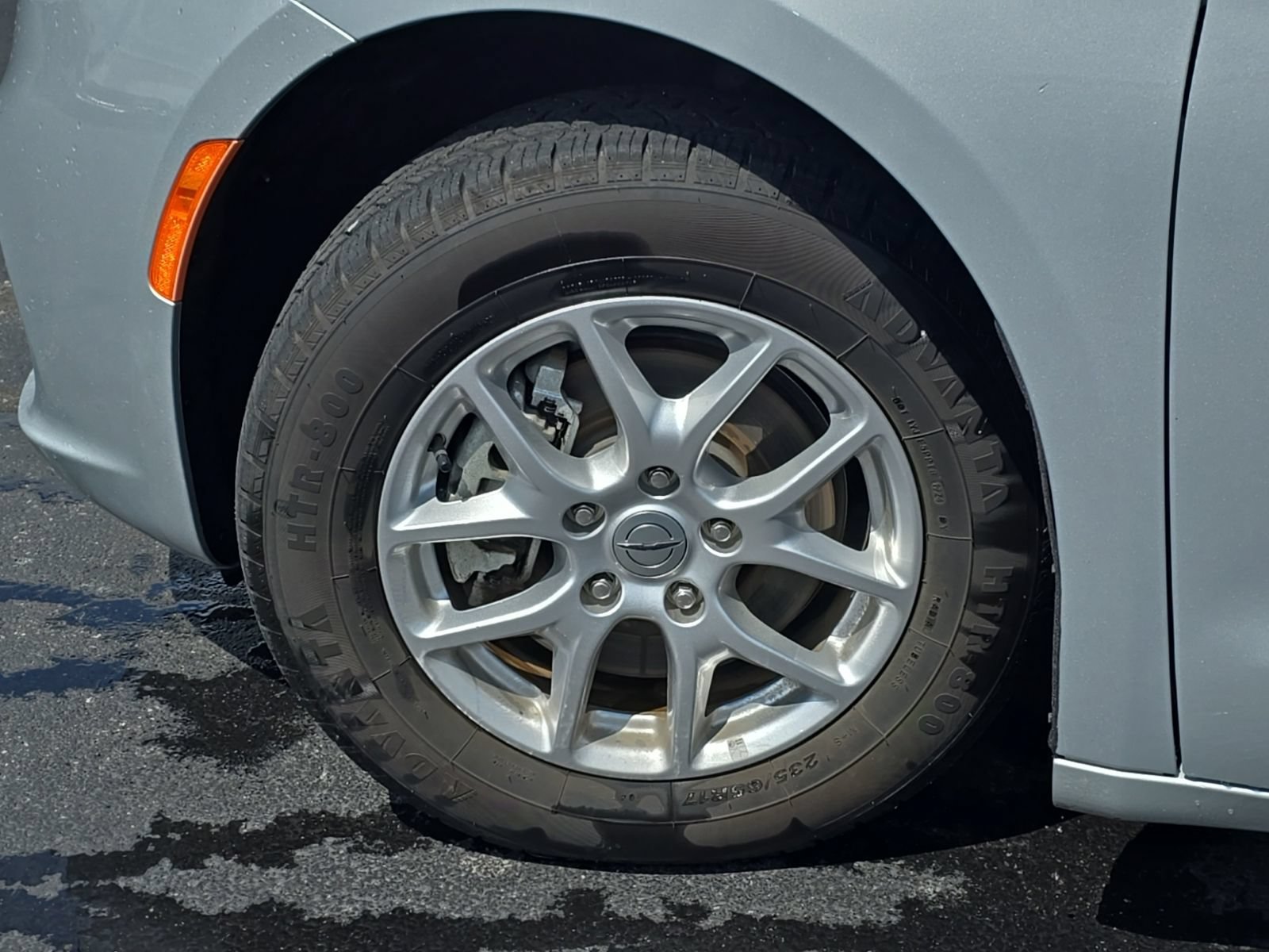 Used 2023 Chrysler Pacifica Touring-L FWD image 54