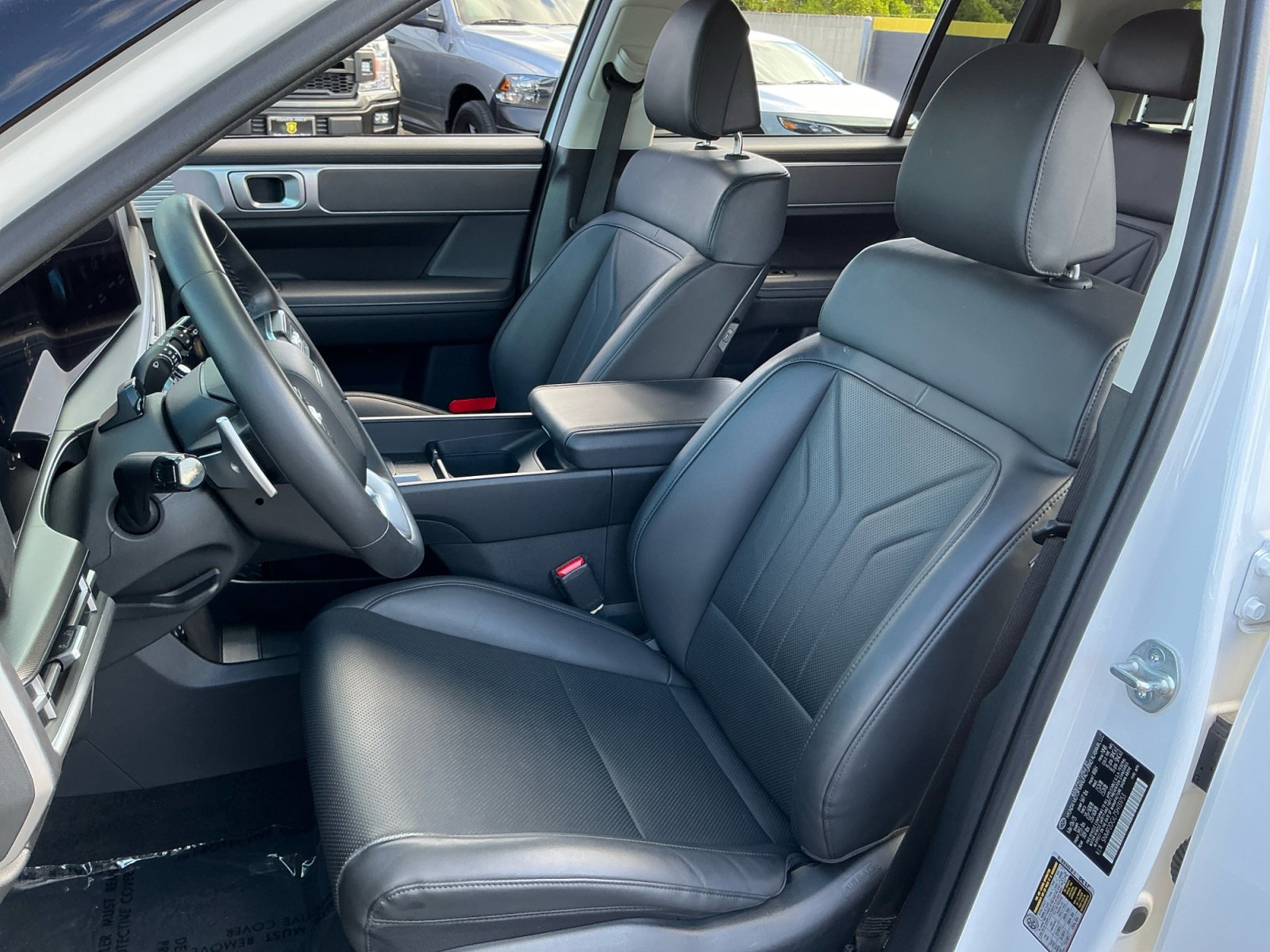 Used 2025 Hyundai Santa Fe SEL AWD/4WD image 18