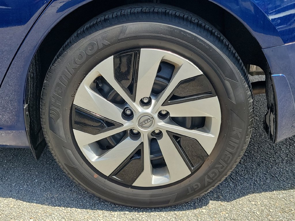 Certified 2024 Nissan Altima 2.5 S FWD image 11