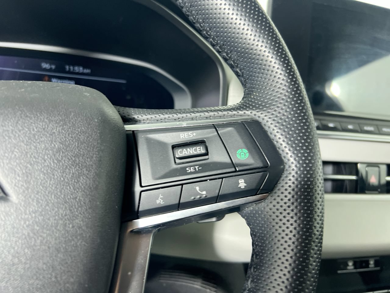 Used 2024 Mitsubishi Outlander SEL FWD image 13