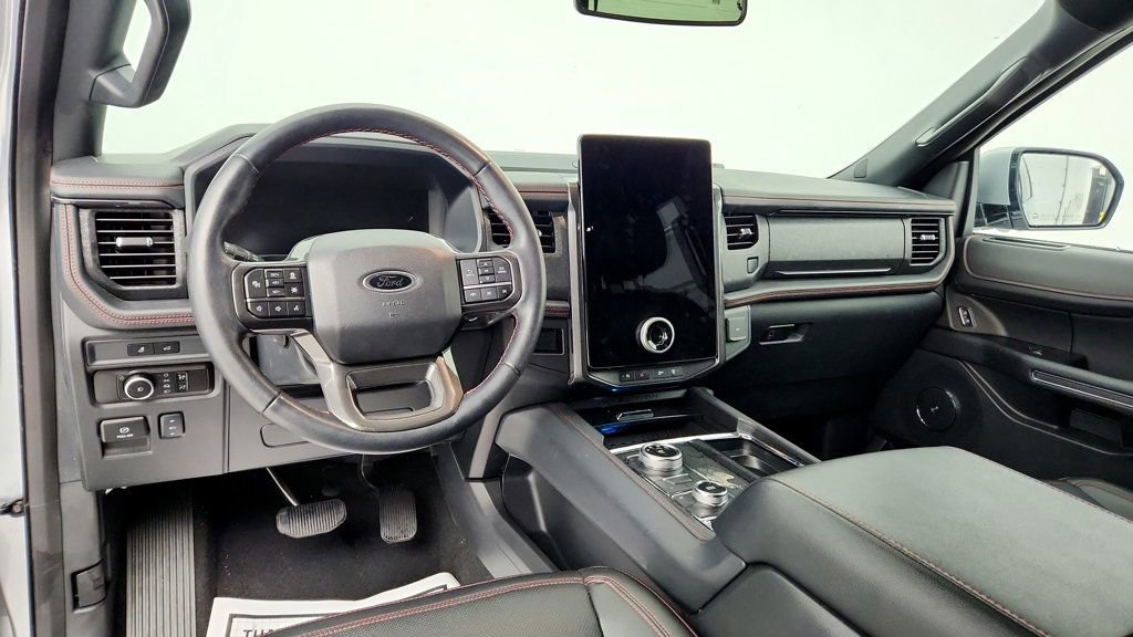 Used 2024 Ford Expedition Limited image 13