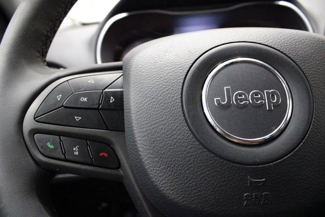 Used 2022 Jeep Cherokee Trailhawk image 24