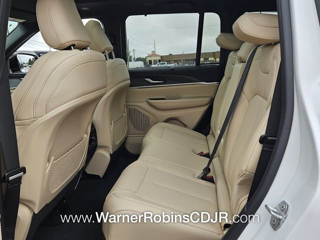 New 2025 Jeep Grand Cherokee Limited w/ Luxury Tech Group II image 6