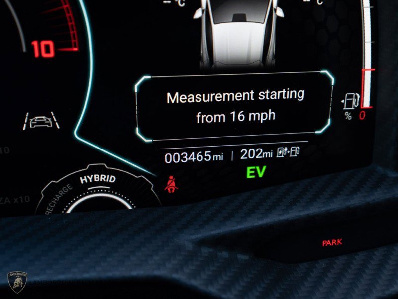 Used 2024 Lamborghini Revuelto image 25