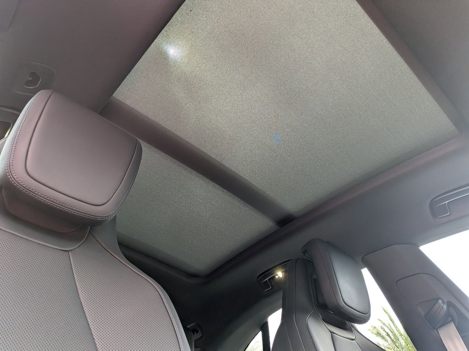 Certified 2025 Porsche Macan Electric RWD image 27